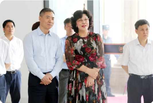 國家工信部副部長辛國斌赴我校校董單位萬豐集團(tuán)專題調(diào)研，推動(dòng)科技推廣與應(yīng)用服務(wù)新篇章
